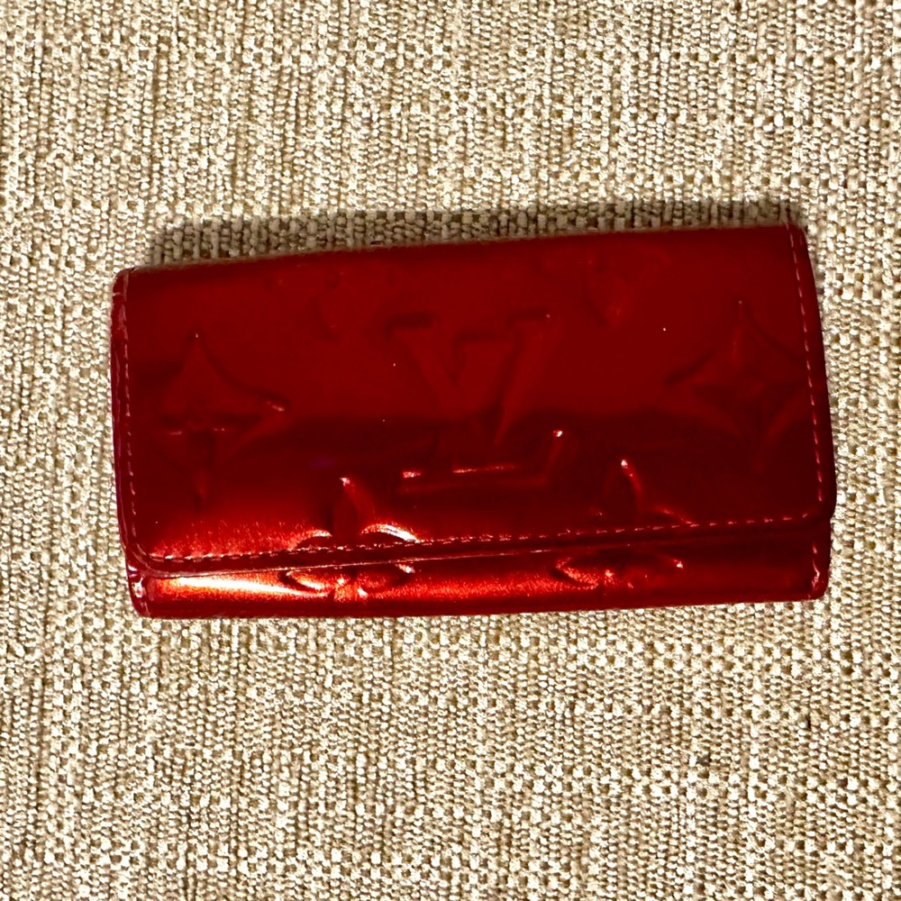 Louis Vuitton 4-ring Key Case in Merlot Vernis
